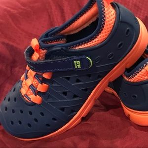Stride rite toddler shoes.